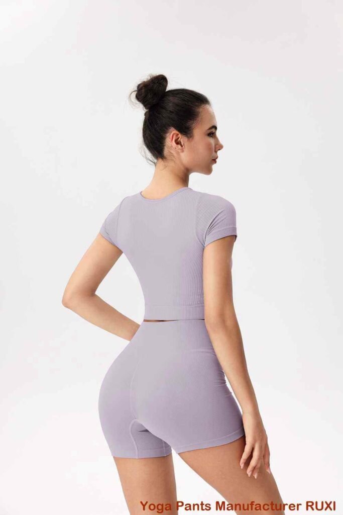 pantallona të shkurtra sportive për femra me xhepa RUXI