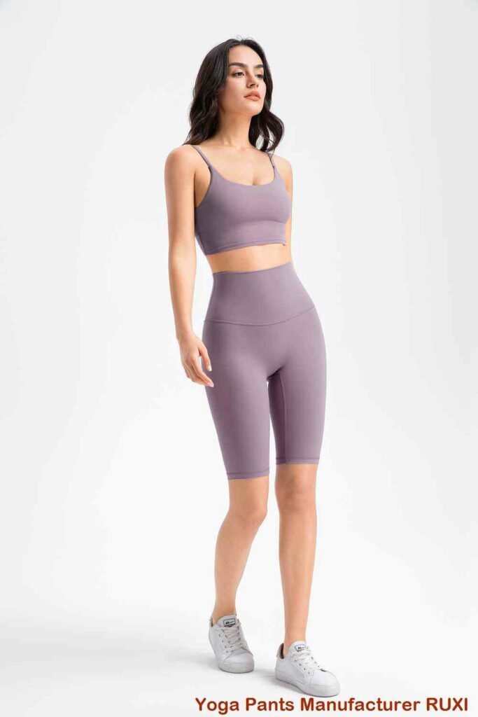 pantallona të shkurtra joga të zeza me xhepa RUXI ab3562