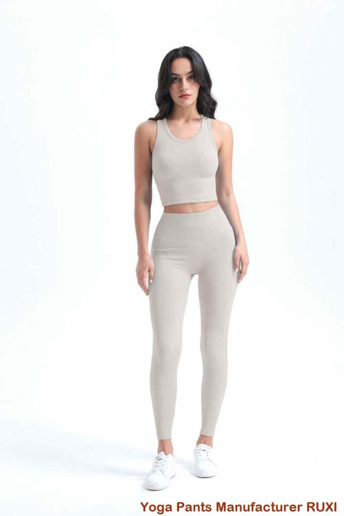 dollakë të zeza me veshje aktive RUXI ab787